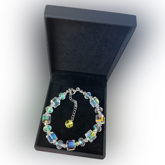 💜 Sterling Silver Austrian Crystal Cube Bracelet with Lobster Clasp - Picture 4 of 8